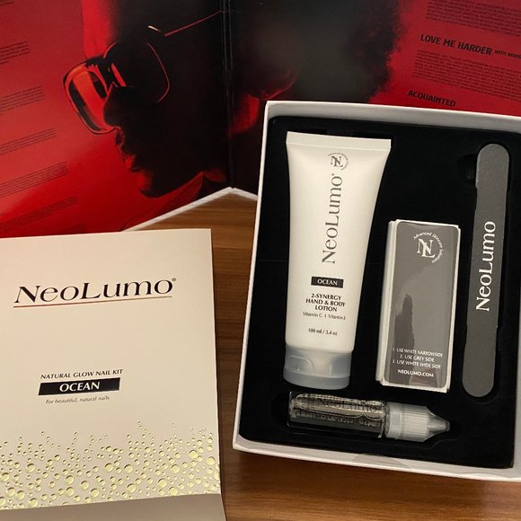 Natural Glow Nail Kit - Picture 2 of 2